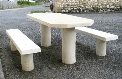 Table pique nique ovale béton blanc naturel