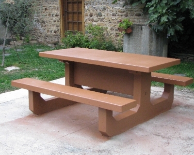 Table pique nique béton couleur ton bois