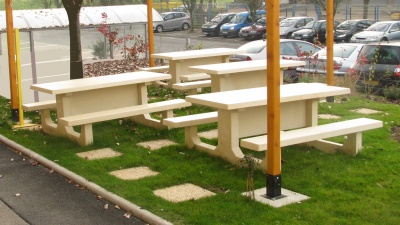 Table pique nique béton blanc naturel